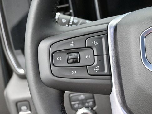 Used 2025 GMC Sierra 1500 Elevation image 17