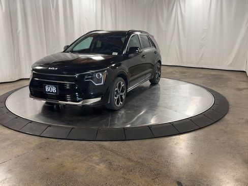 Certified 2025 Kia Niro EX Touring image 4