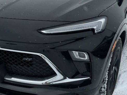 Used 2025 Buick Encore GX Sport Touring image 2