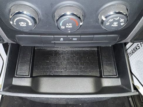 Used 2017 RAM 1500 Express AWD/4WD image 22