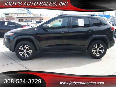 Used 2018 Jeep Cherokee Trailhawk image 29