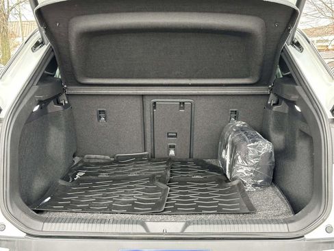 Used 2023 Volkswagen ID.4 Pro S Plus image 14