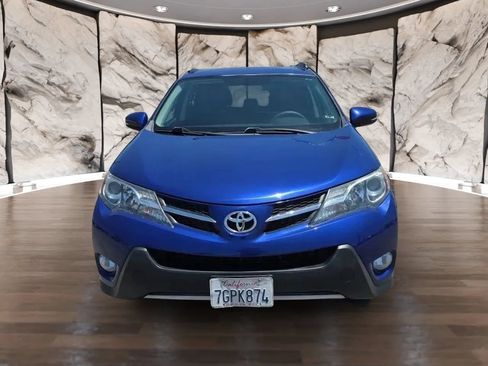 Used 2014 Toyota RAV4 XLE w/ Preferred Accessory Package FWD image 2