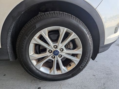 Used 2018 Ford Escape SEL FWD image 21
