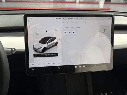 Used 2023 Tesla Model Y Long Range image 18