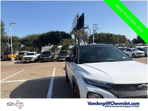 Used 2023 Chevrolet TrailBlazer RS w/ Sun and Liftgate Package FWD image 4