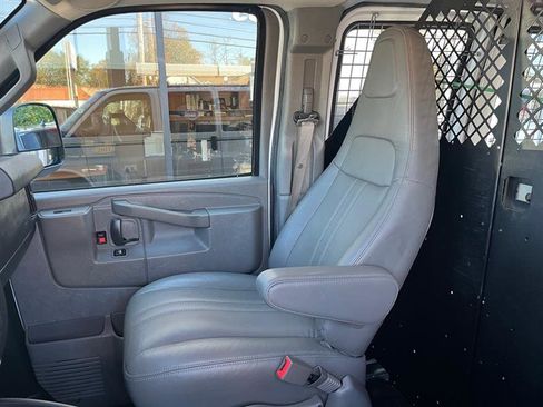 Used 2017 GMC Savana 2500 image 12