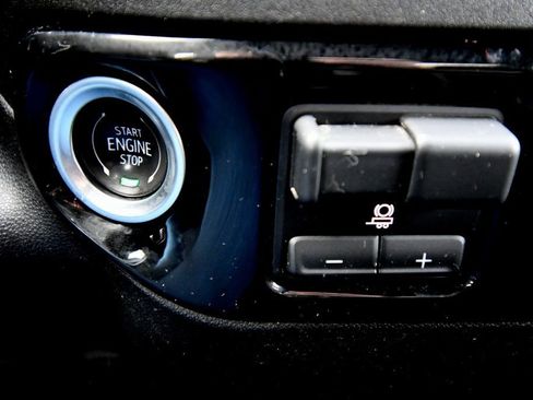 Used 2024 Chevrolet Silverado 2500 LT image 50