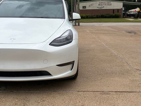 Used 2022 Tesla Model Y Performance AWD/4WD image 8