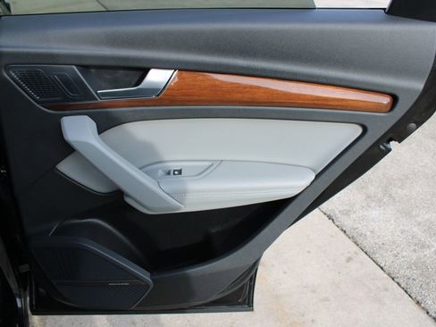 Used 2022 Audi Q5 2.0T Premium Plus w/ Premium Plus Package image 24