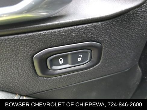 Used 2022 Jeep Wrangler Unlimited Sahara image 13