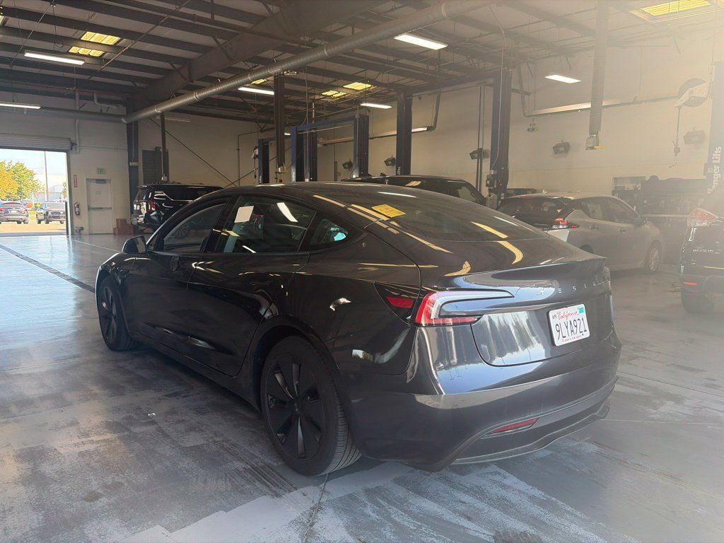 Used 2024 Tesla Model 3 Standard Range RWD image 4