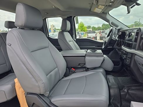 New 2025 Ford F550 XL image 17