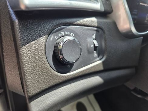 Used 2015 Cadillac SRX Luxury AWD/4WD image 17