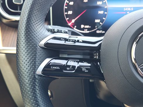 Used 2024 Mercedes-Benz GLC 300 4MATIC image 19