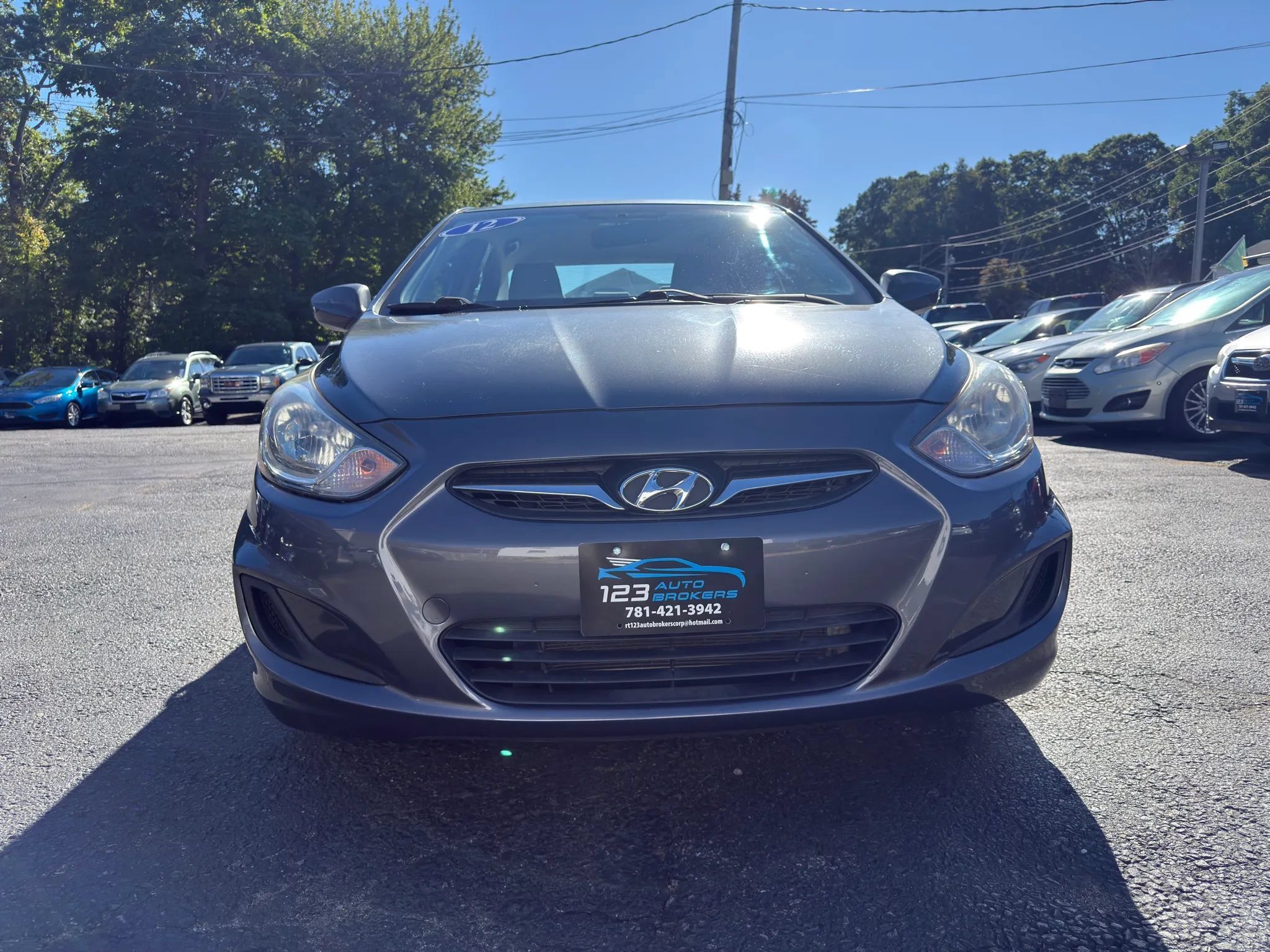 Used 2012 Hyundai Accent GLS FWD image 2