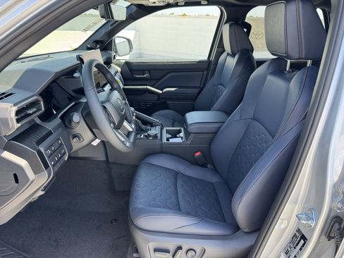 New 2026 Toyota 4Runner 4WD image 2