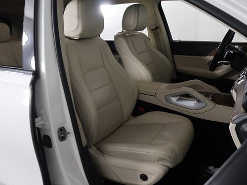 Used 2023 Mercedes-Benz GLS 450 4MATIC w/ AMG Line Exterior image 34