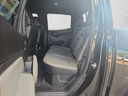 Used 2024 Chevrolet Colorado ZR2 w/ ZR2 Convenience Package III AWD/4WD image 19