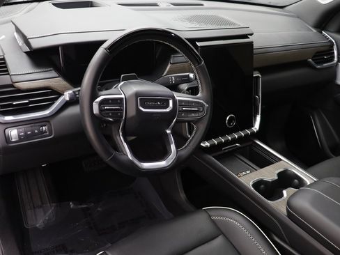 Used 2025 GMC Acadia Denali w/ Super Cruise Package image 6