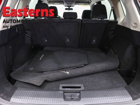 Used 2023 Nissan Rogue S AWD/4WD image 9