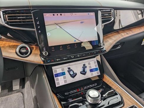 Used 2024 Jeep Grand Wagoneer Series III w/ Flexible Seating Group image 15