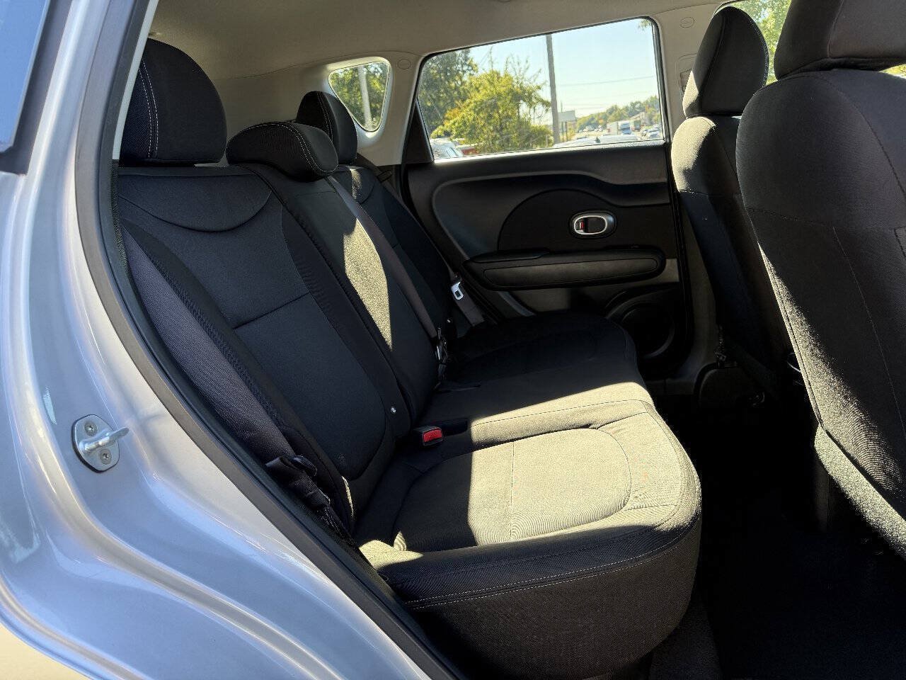 Used 2016 Kia Soul FWD image 16