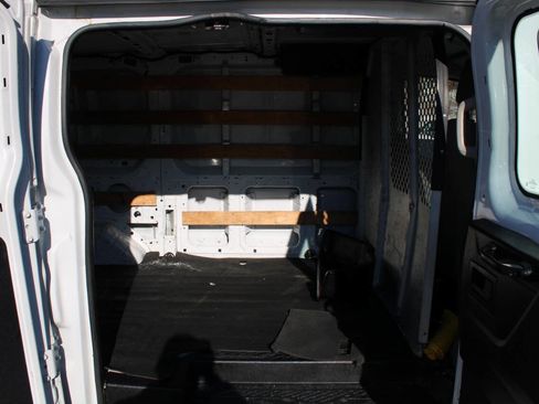 Used 2016 Ford Transit 250 130 Low Roof w/ Exterior Upgrade Package image 30