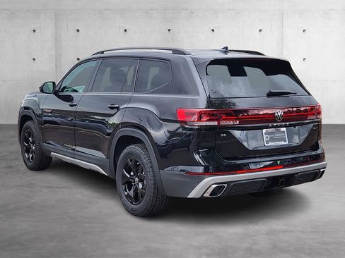 New 2025 Volkswagen Atlas Peak Edition SE image 28