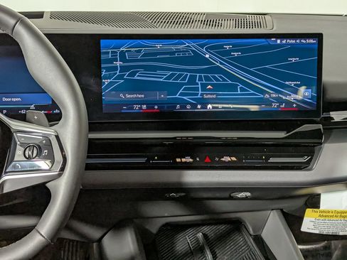 Used 2025 BMW 530i xDrive w/ Premium Package image 21