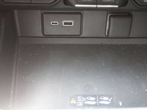 Used 2022 Chevrolet Tahoe LT w/ LT Signature Package RWD image 43