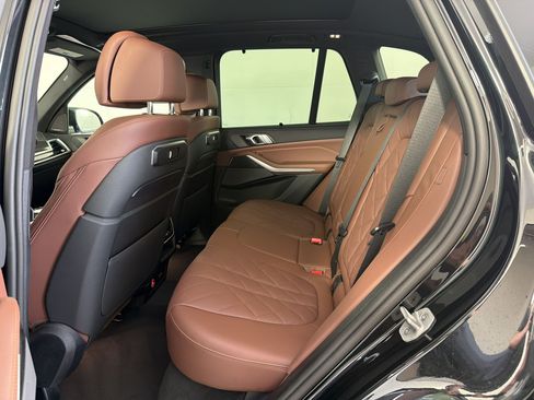 Used 2025 BMW X5 M60i AWD/4WD image 23