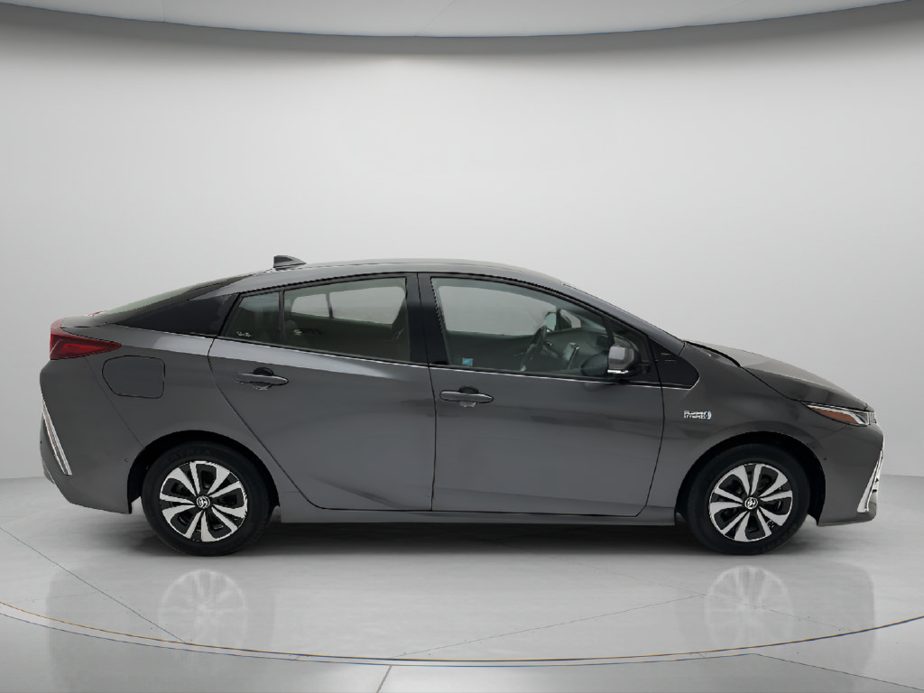 Used 2017 Toyota Prius Prime Advanced FWD image 6