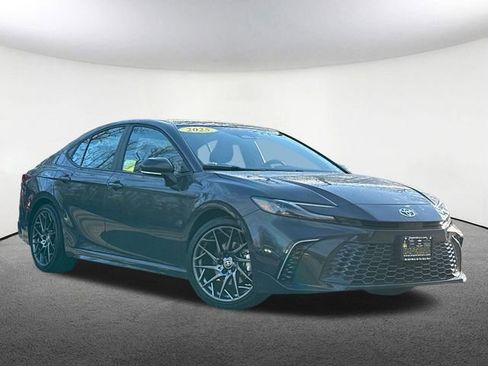 Used 2025 Toyota Camry XSE FWD image 2