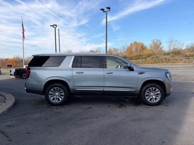 Used 2025 GMC Yukon XL Elevation w/ Technology Package AWD/4WD image 6