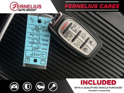 Used 2023 Chrysler Pacifica Limited FWD image 51