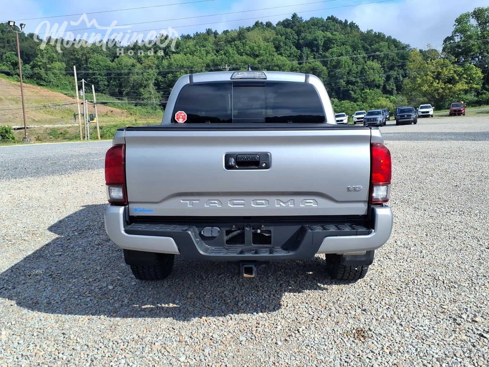 Used 2019 Toyota Tacoma TRD Sport AWD/4WD image 7