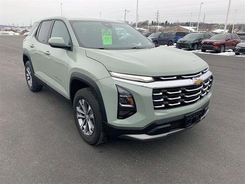 Used 2025 Chevrolet Equinox LT image 1