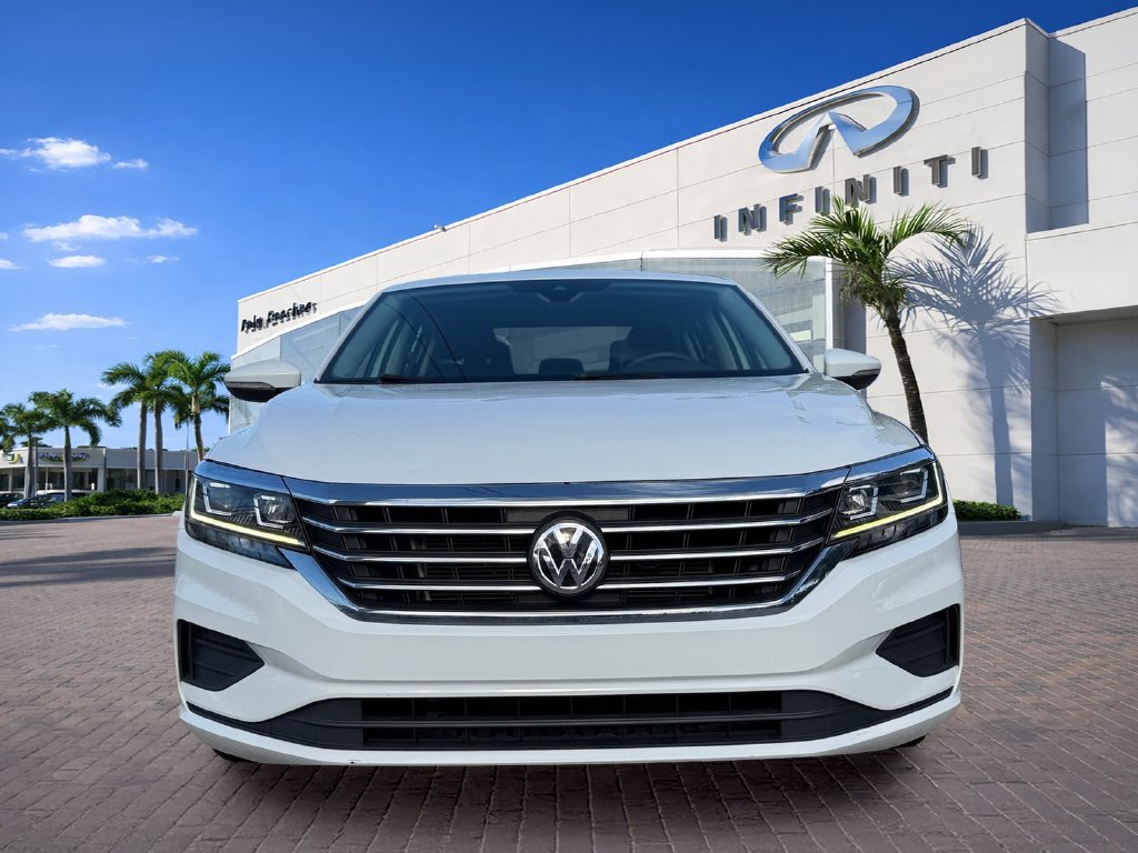 Used 2021 Volkswagen Passat 2.0T SE FWD image 2