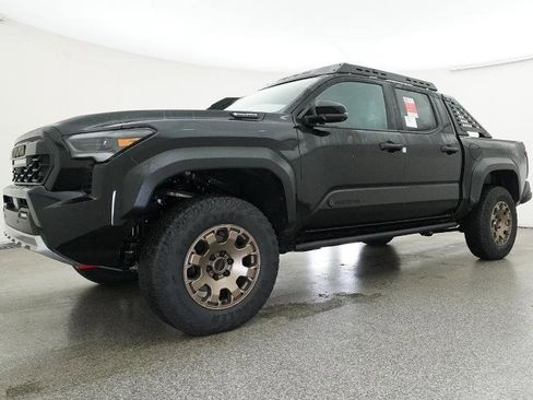 New 2025 Toyota Tacoma Trailhunter image 33