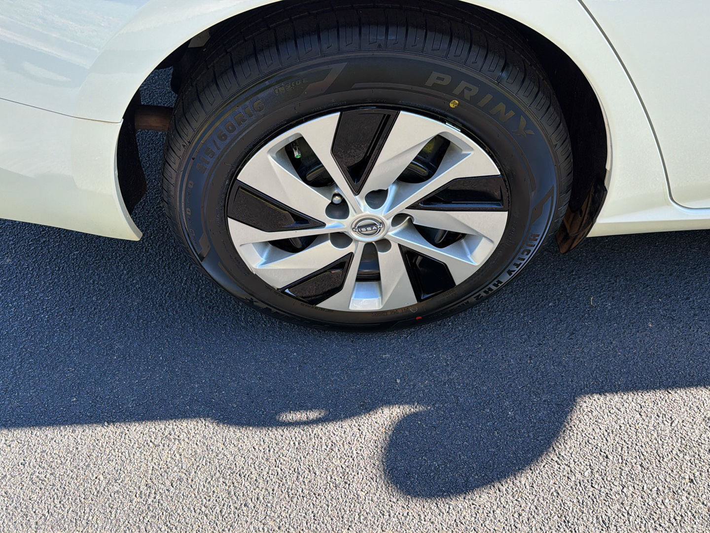 Used 2024 Nissan Altima 2.5 S FWD image 38