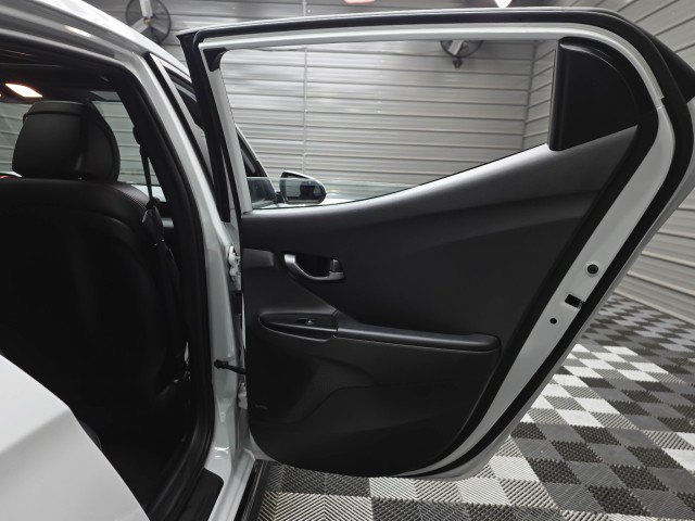 Used 2020 Hyundai Veloster Turbo FWD image 34