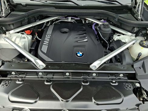 Used 2025 BMW X5 xDrive40i w/ M Sport Package AWD/4WD image 27