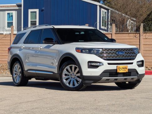 Used 2023 Ford Explorer King Ranch w/ Technology Package image 2