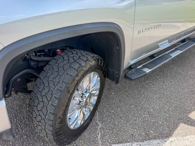 Used 2021 Chevrolet Silverado 3500 High Country w/ Technology Package AWD/4WD image 10