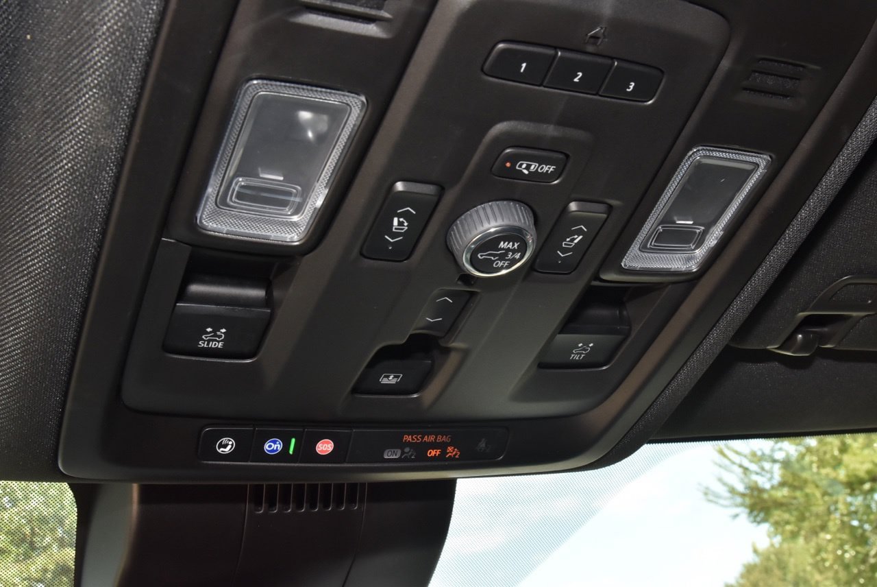 Used 2024 GMC Yukon AT4 w/ Technology Package AWD/4WD image 33