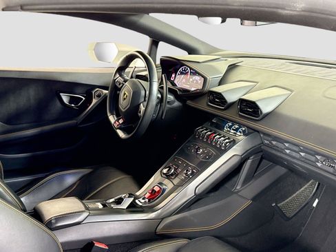 Used 2018 Lamborghini Huracan LP 580-2 RWD image 28