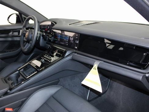 New 2025 Porsche Panamera 4 image 27