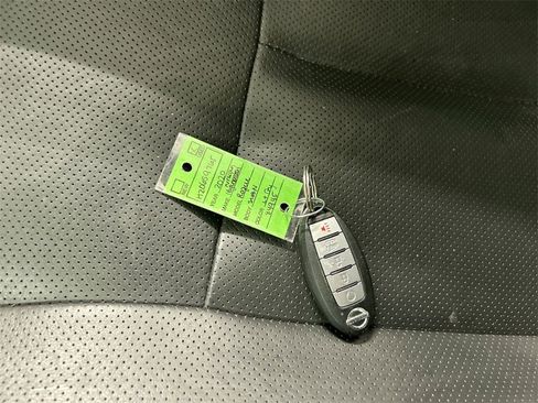 Used 2020 Nissan Rogue SL w/ Premium Package image 12