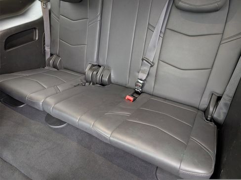 Used 2018 Cadillac Escalade Luxury image 11
